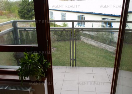  Pronájem moderního bytu 2+kk, 44m2 s balkonem a garážovým staním v Praha 6- Bílá Hora