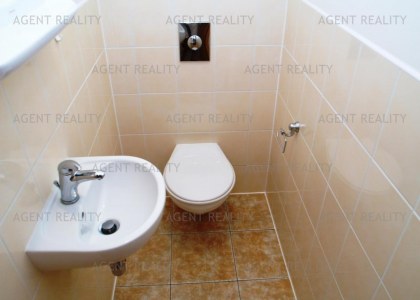  Pronájem moderního bytu 2+kk, 44m2 s balkonem a garážovým staním v Praha 6- Bílá Hora