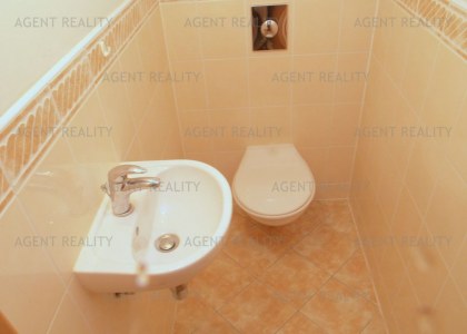Pronájem moderního bytu 3+kk, 69m2 v novostavbě s garáží a předzahrádkou 120m2 v P6- Bílá Hora.
