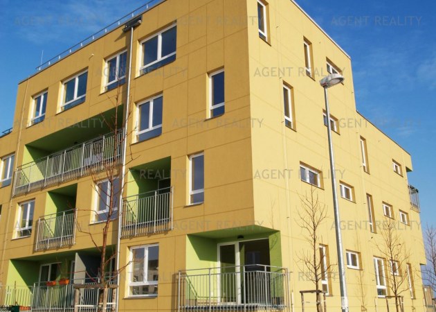 Pronájem pěkného bytu 1+kk,32m2 s balkonem v zabydlené novostavbě Praha - Uhříněves.