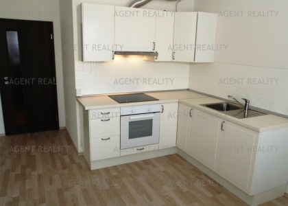 Pronájem pěkného bytu 1+kk,32m2 s balkonem v zabydlené novostavbě Praha - Uhříněves.