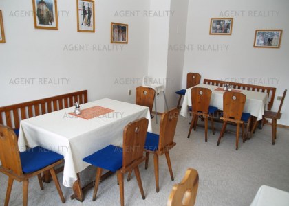 Prodej zavedeného pensionu 750m2 s obchodními prostory 200m2 a s dobrým výnosem v centru Harrachova.