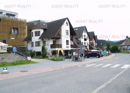 Prodej zavedeného pensionu 750m2 s obchodními prostory 200m2 a s dobrým výnosem v centru Harrachova.