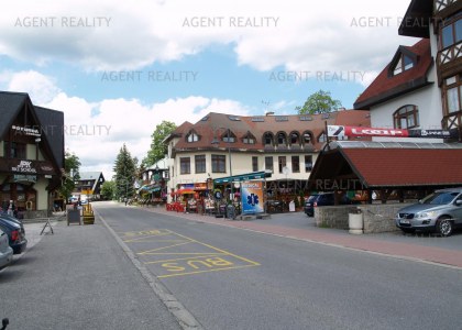 Prodej zavedeného pensionu 750m2 s obchodními prostory 200m2 a s dobrým výnosem v centru Harrachova.