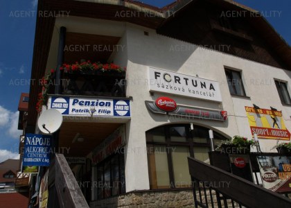 Prodej zavedeného pensionu 750m2 s obchodními prostory 200m2 a s dobrým výnosem v centru Harrachova.