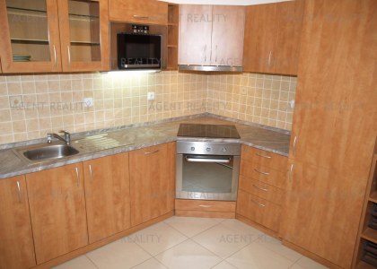 Prodej pěkného bytu 3+kk, 72m2 s terasou 36m2 a předzahrádkou 131m2 a garáží v P6-Řepy