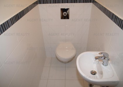 Prodej pěkného bytu 3+kk, 72m2 s terasou 36m2 a předzahrádkou 131m2 a garáží v P6-Řepy