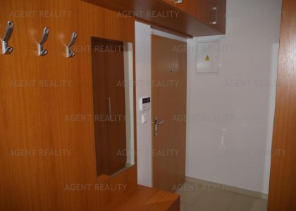 Prodej pěkného bytu 3+kk, 72m2 s terasou 36m2 a předzahrádkou 131m2 a garáží v P6-Řepy