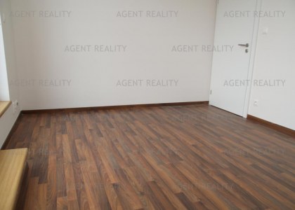 Pronájem bytu 4+kk,132m2 s terasami a parkováním, P9-Hrdlořezy.