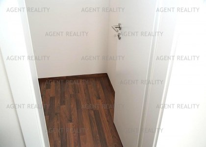 Pronájem bytu 4+kk,132m2 s terasami a parkováním, P9-Hrdlořezy.
