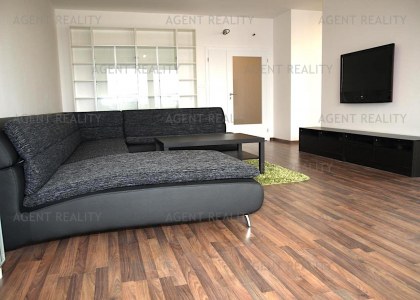 Pronájem bytu 4+kk,132m2 s terasami a parkováním, P9-Hrdlořezy.