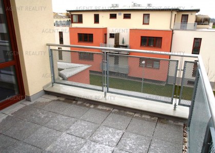 Pronájem bytu 2+kk, 67m2 s parkovácím stáním P5-Zličín.