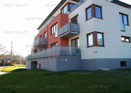 Pronájem bytu 2+kk, 67m2 s parkovácím stáním P5-Zličín.