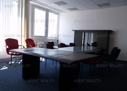  Pronajmeme jednotlivé  kanceláře od 10m2 v administrativní budově Praha 10-Strašnice