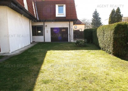 Pronájem bytu 2+1, 52 m2 v přízemí rodinného domu s vlastním vchodem v P6-Řepy